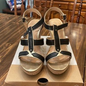 Black and Gold Call It Spring Wedge Sandals, size 8.5